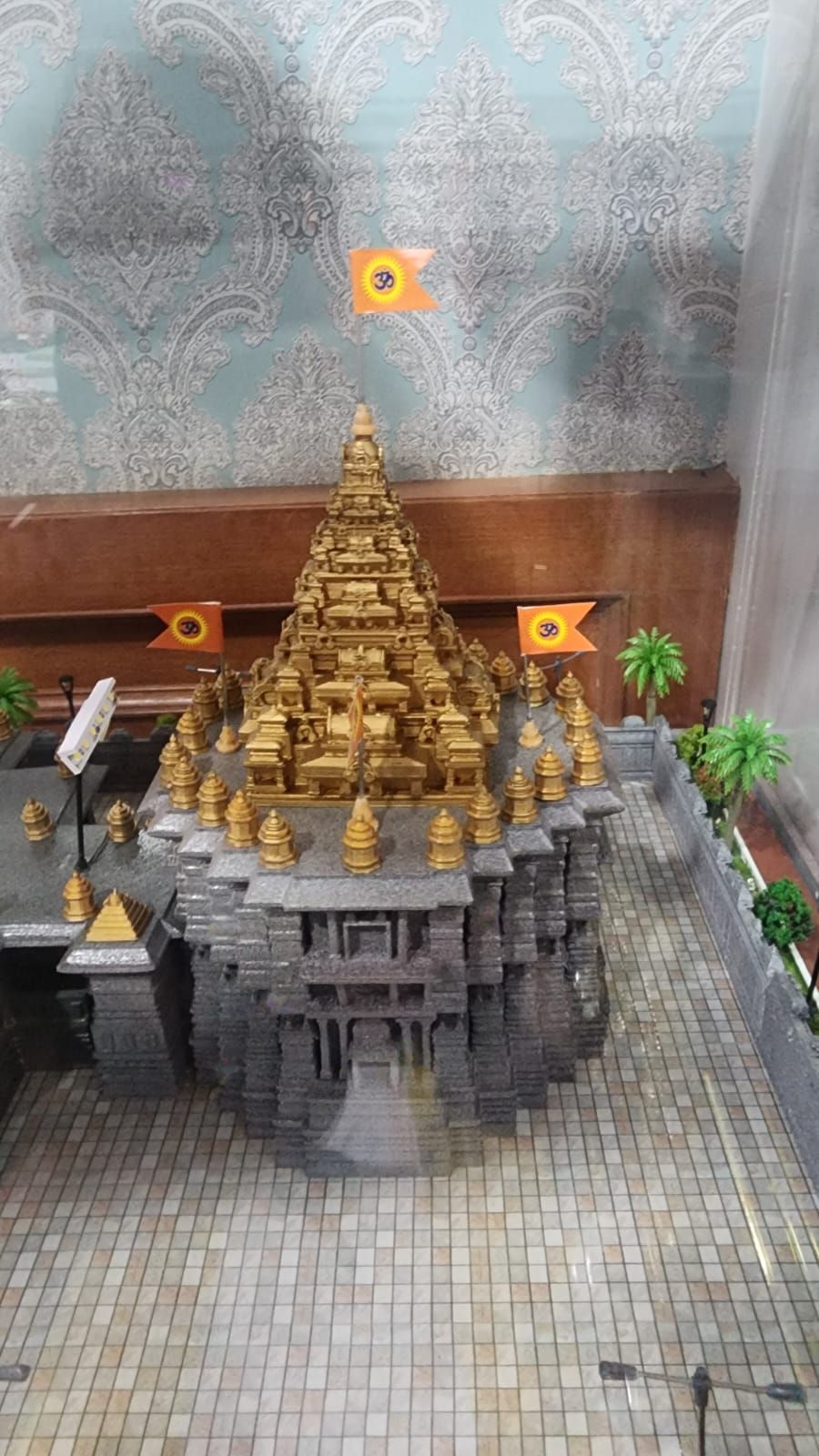 Architectural model of the main vimanam of Kailasapuram