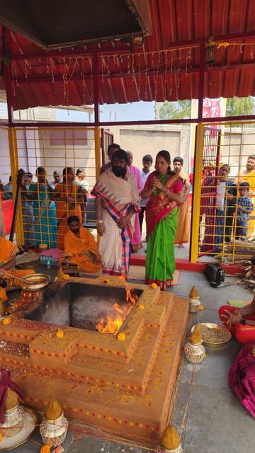Homam performed at Kailasapuram in the presence of devotees